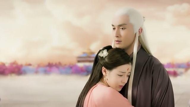 杨丽代表:三尺讲台守初心 呵护幼苗吐春芽